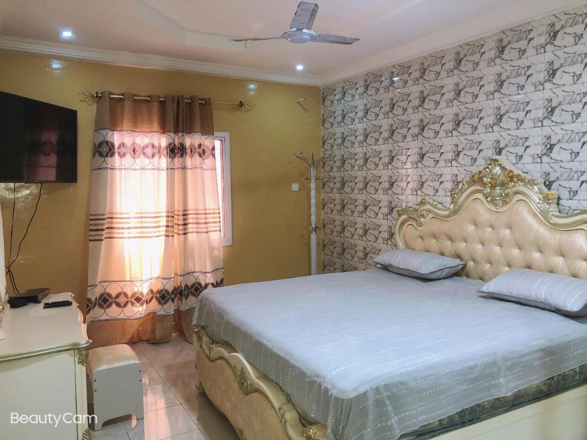 Awamuulamin Manneh Guest House Abuko エクステリア 写真