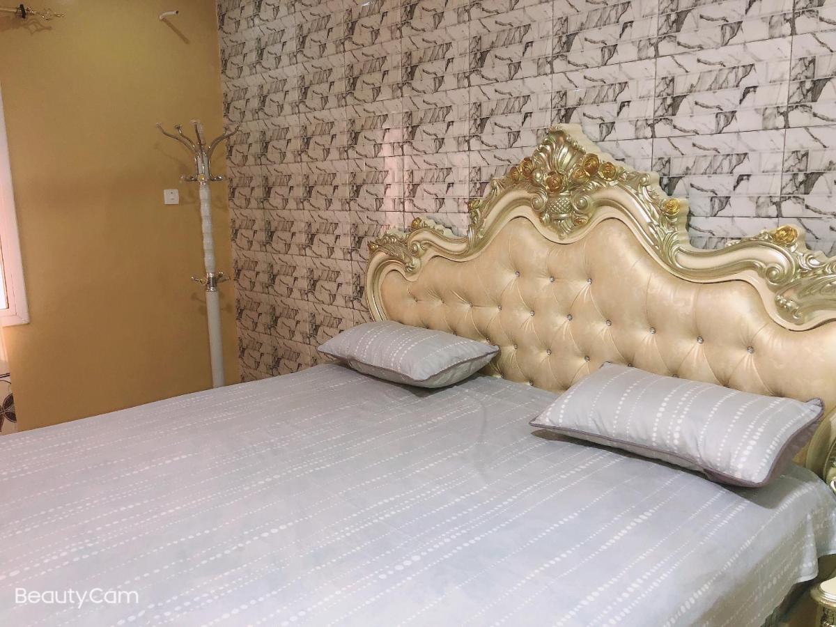 Awamuulamin Manneh Guest House Abuko エクステリア 写真