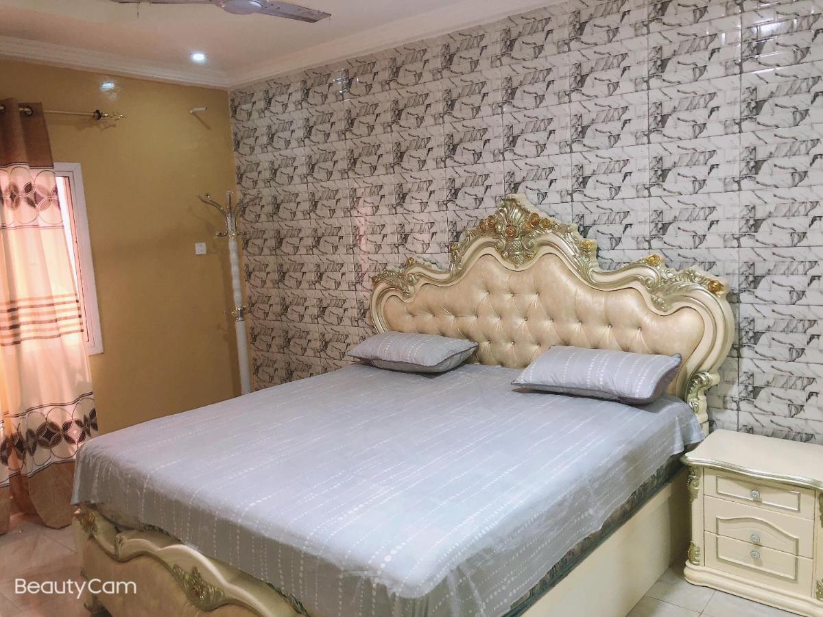 Awamuulamin Manneh Guest House Abuko エクステリア 写真