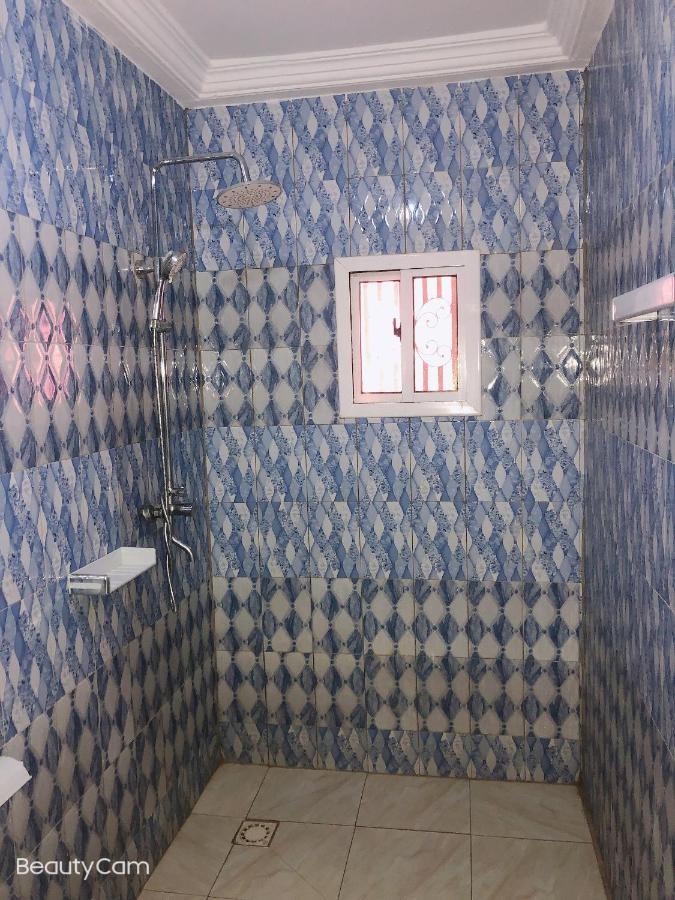 Awamuulamin Manneh Guest House Abuko エクステリア 写真