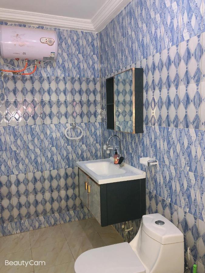 Awamuulamin Manneh Guest House Abuko エクステリア 写真