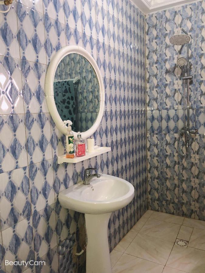 Awamuulamin Manneh Guest House Abuko エクステリア 写真