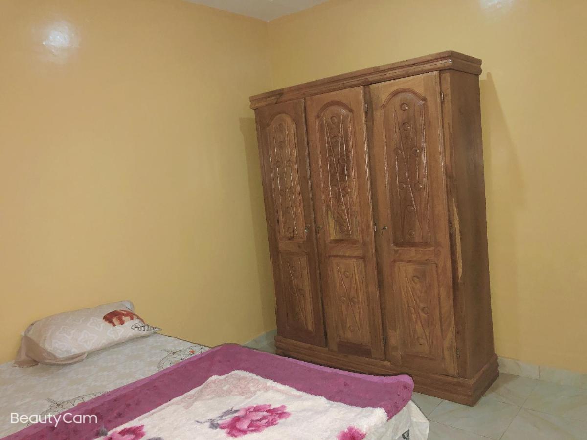 Awamuulamin Manneh Guest House Abuko エクステリア 写真