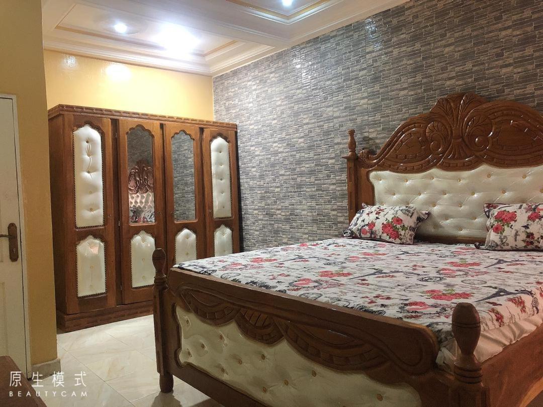 Awamuulamin Manneh Guest House Abuko エクステリア 写真