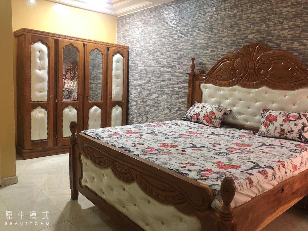 Awamuulamin Manneh Guest House Abuko エクステリア 写真